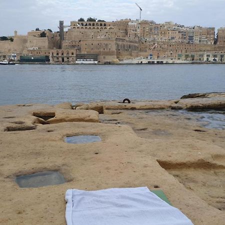 Old Refurbished Apartment In Bormla Cospicua Ngoại thất bức ảnh