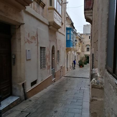 Old Refurbished Apartment In Bormla Cospicua Ngoại thất bức ảnh