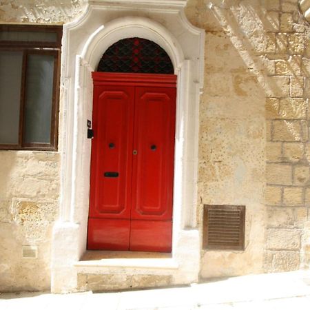 Old Refurbished Apartment In Bormla Cospicua Ngoại thất bức ảnh
