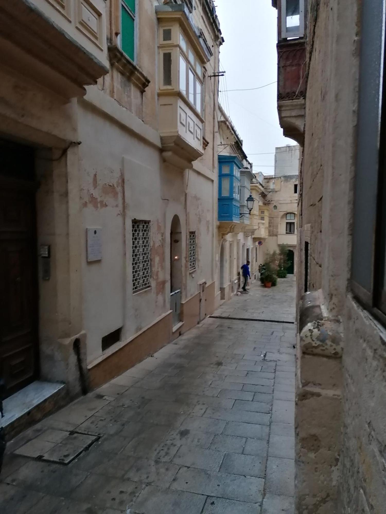 Old Refurbished Apartment In Bormla Cospicua Ngoại thất bức ảnh