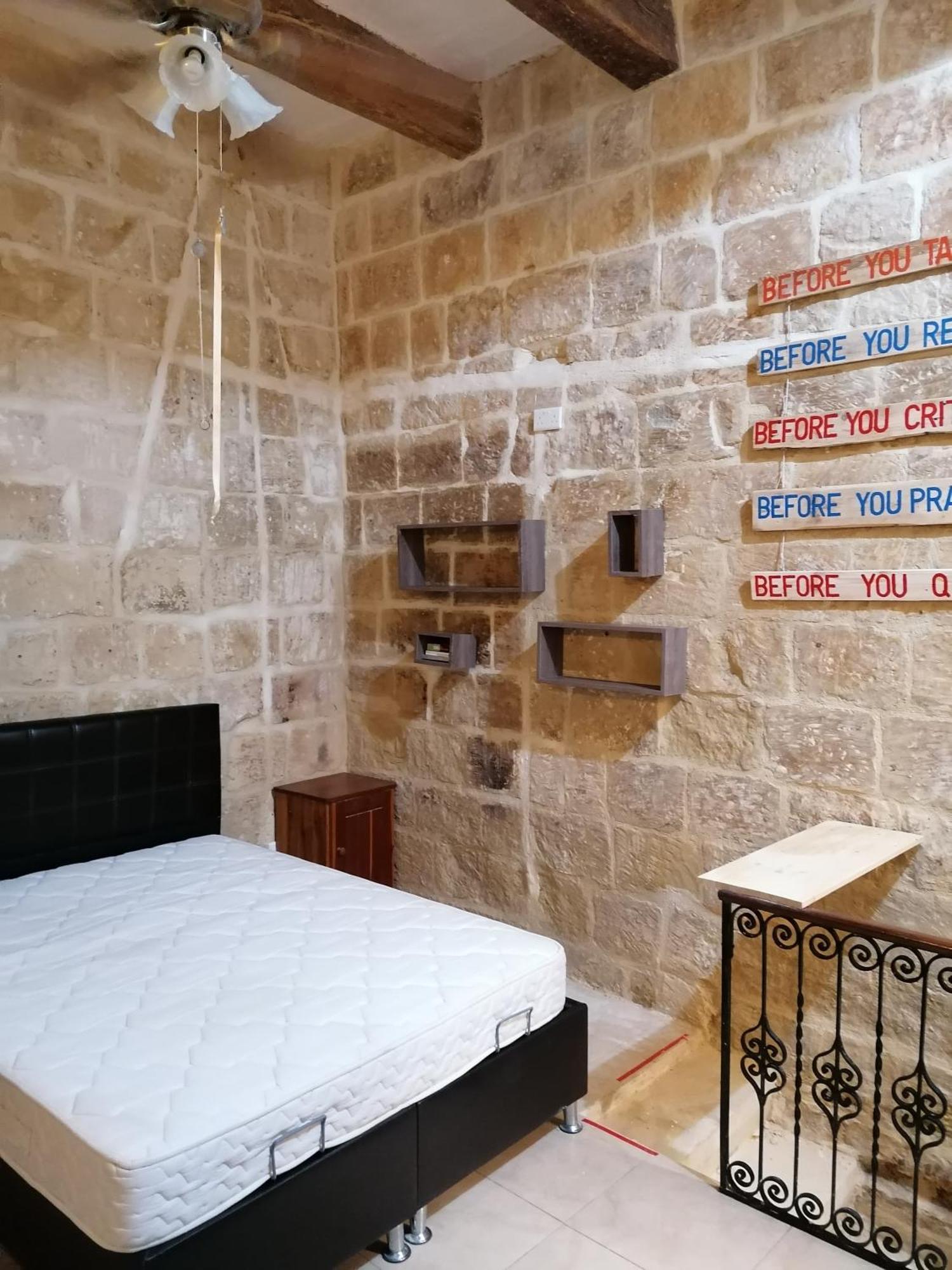 Old Refurbished Apartment In Bormla Cospicua Ngoại thất bức ảnh